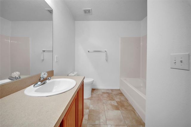 17446 QUEENSLAND STREET, Land O Lakes, FL 34638