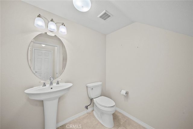 28472 Herrera, Valencia, CA 91354