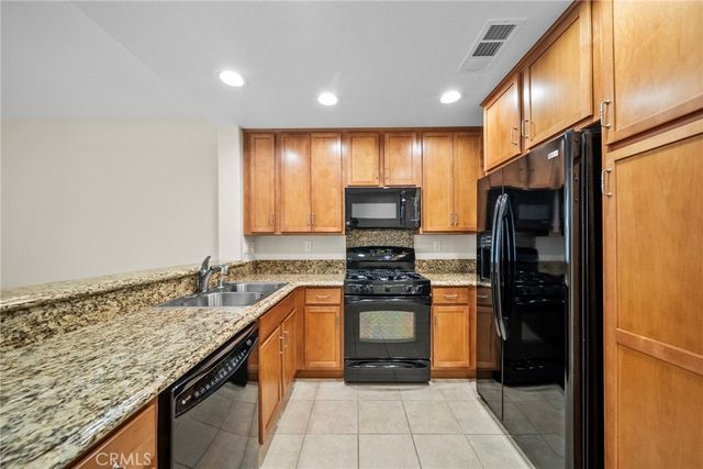 28472 Herrera, Valencia, CA 91354