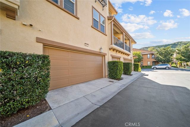 28472 Herrera, Valencia, CA 91354