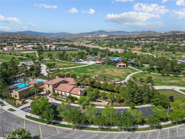 28472 Herrera, Valencia, CA 91354