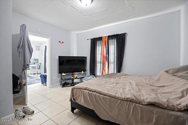 5210 DODGE Road, Jacksonville, FL 32209