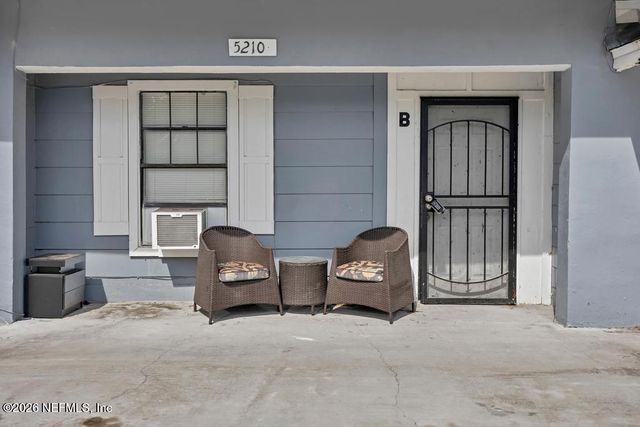 5210 DODGE Road, Jacksonville, FL 32209
