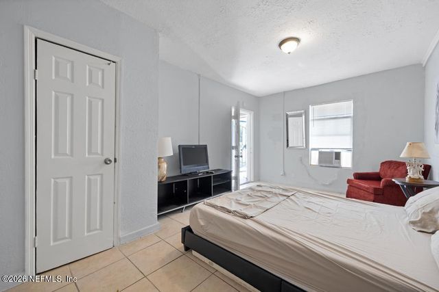 5210 DODGE Road, Jacksonville, FL 32209