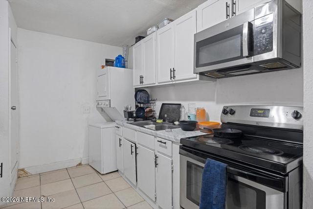5210 DODGE Road, Jacksonville, FL 32209