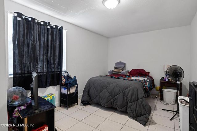 5210 DODGE Road, Jacksonville, FL 32209