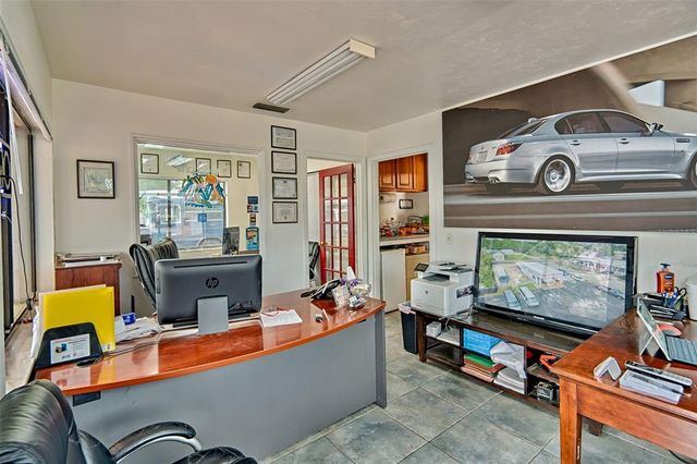 638 N MAIN STREET, Gainesville, FL 32601