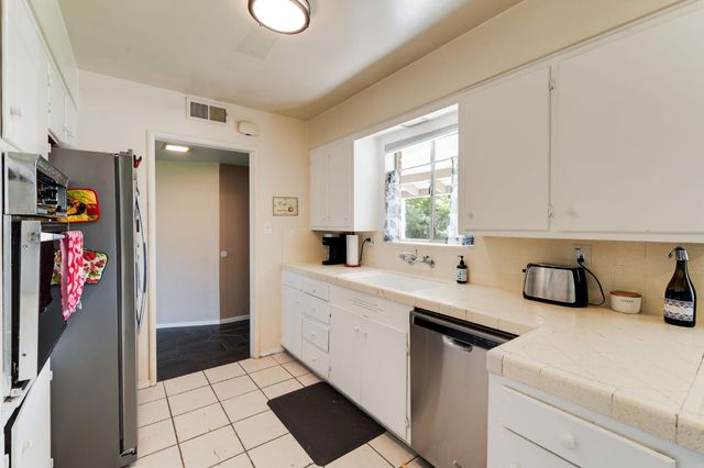 4936 Brookglen Way, Carmichael, CA 95608