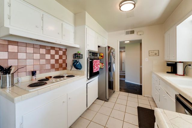 4936 Brookglen Way, Carmichael, CA 95608