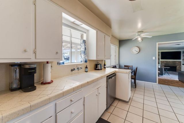 4936 Brookglen Way, Carmichael, CA 95608