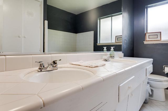 4936 Brookglen Way, Carmichael, CA 95608