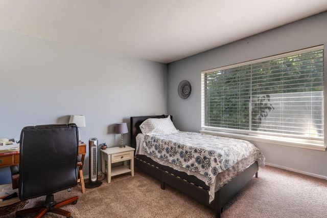 4936 Brookglen Way, Carmichael, CA 95608