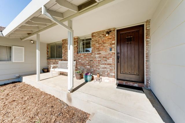 4936 Brookglen Way, Carmichael, CA 95608