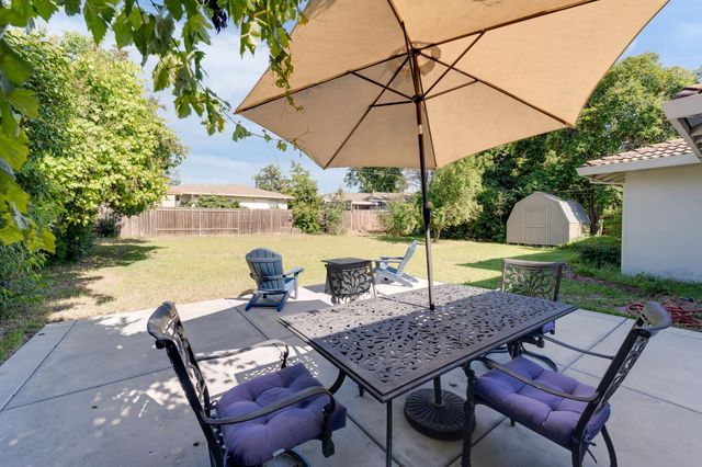 4936 Brookglen Way, Carmichael, CA 95608