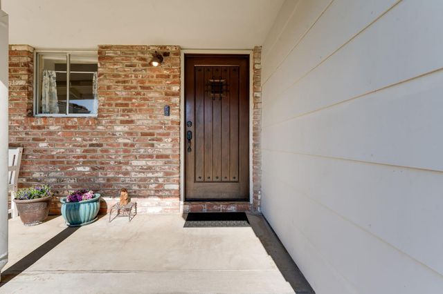 4936 Brookglen Way, Carmichael, CA 95608