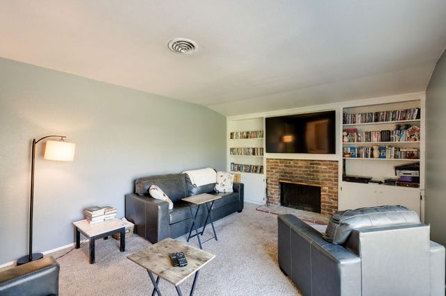 4936 Brookglen Way, Carmichael, CA 95608