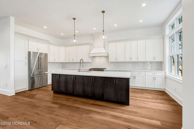 128 Eagle Way, Eatontown, NJ 07724