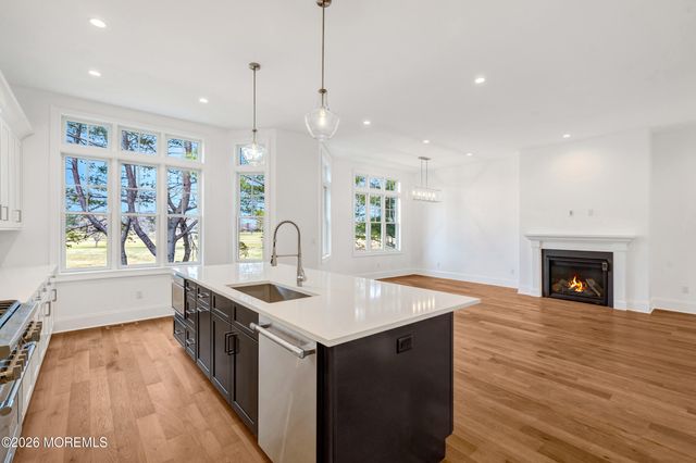 128 Eagle Way, Eatontown, NJ 07724