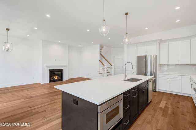 128 Eagle Way, Eatontown, NJ 07724