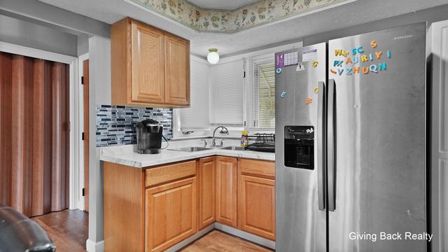825 Den Hertog Street Sw, City Of Wyoming, MI 49509