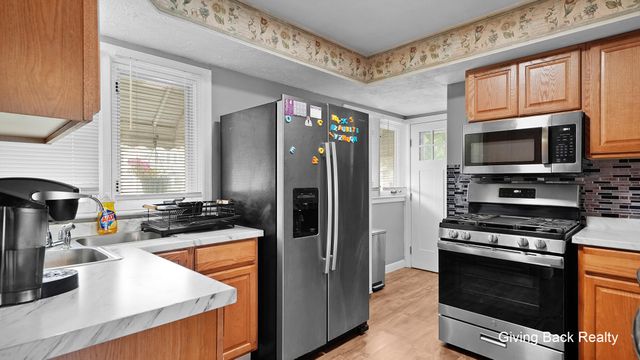 825 Den Hertog Street Sw, City Of Wyoming, MI 49509