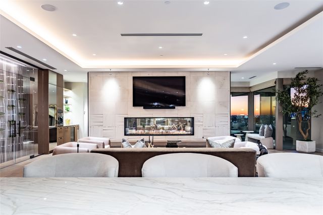 2300 WOLF Street 7D, Dallas, TX 75201