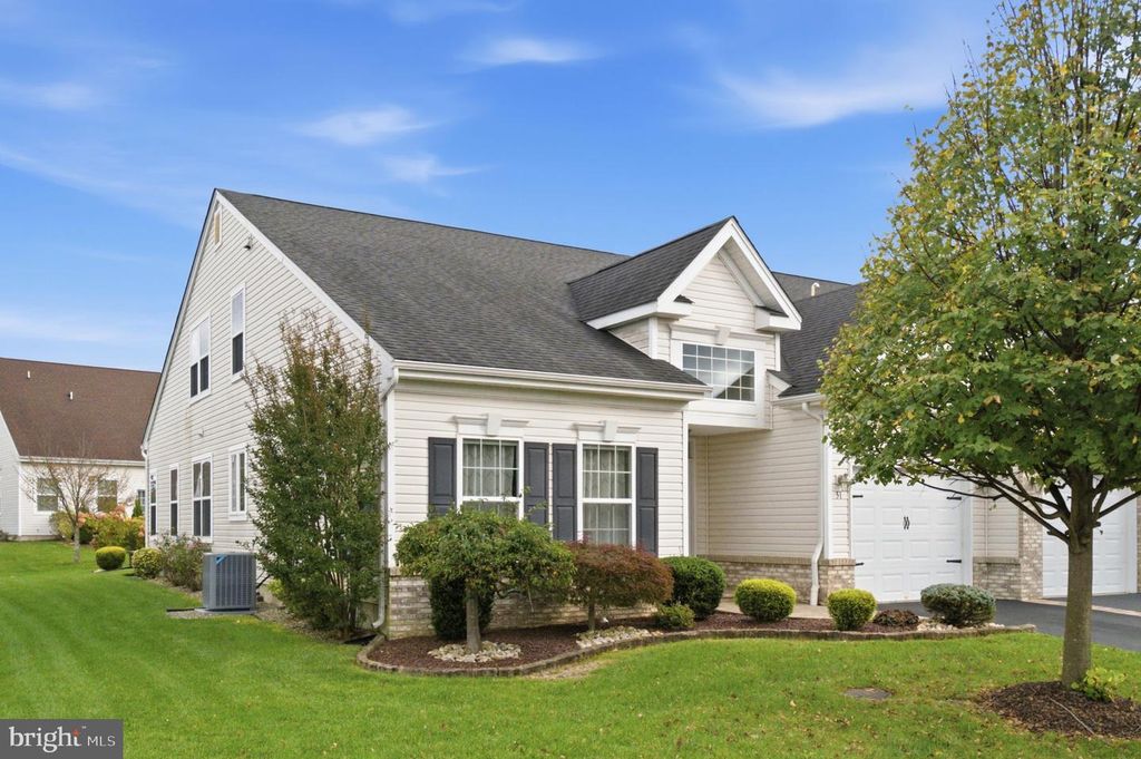 51 GRYPHON DR, MONROE TOWNSHIP, NJ 08831 — exterior