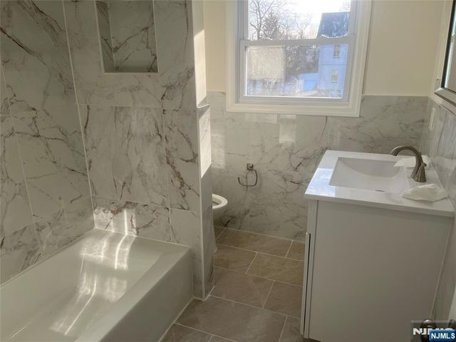 86 Howland Avenue, Teaneck, NJ 07666