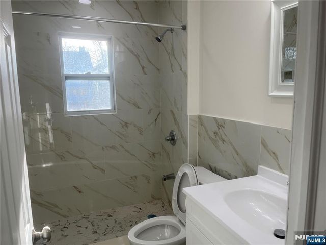 86 Howland Avenue, Teaneck, NJ 07666