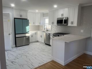 86 Howland Avenue, Teaneck, NJ 07666