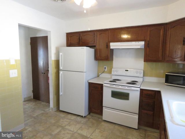 5 MONMOUTH LN, Manchester Township, NJ 08759