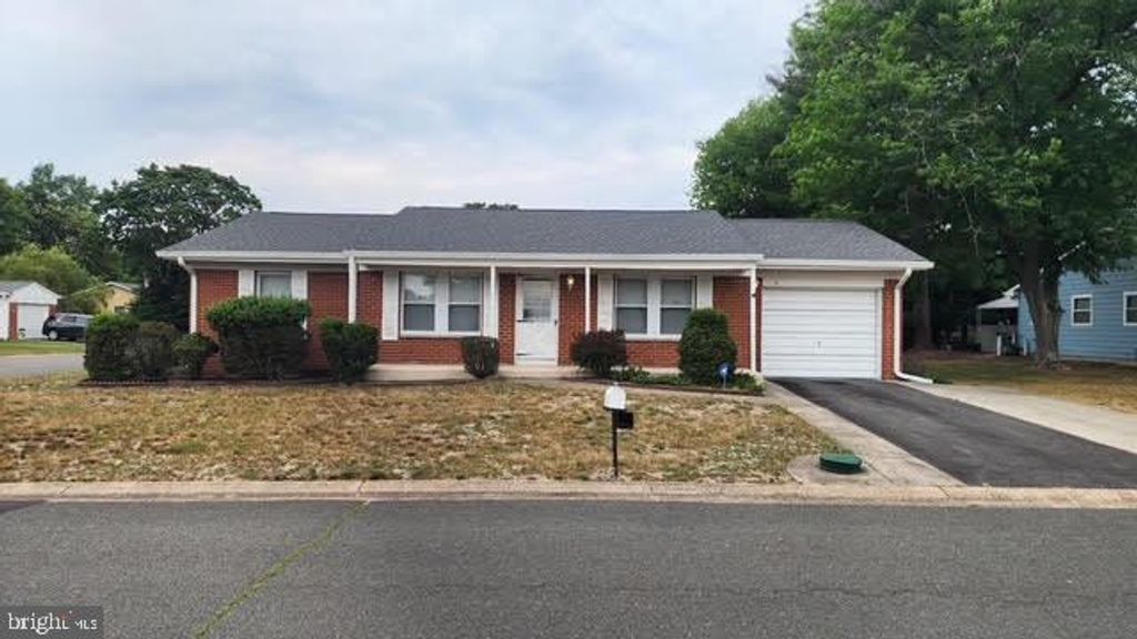 5 MONMOUTH LN, Manchester Township, NJ 08759