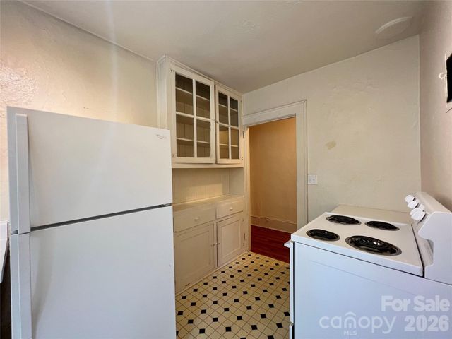 19 Saluda Street, Asheville, NC 28806