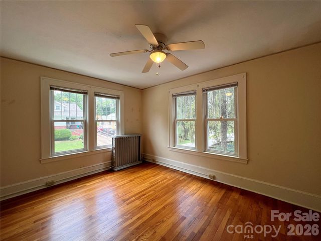 19 Saluda Street, Asheville, NC 28806