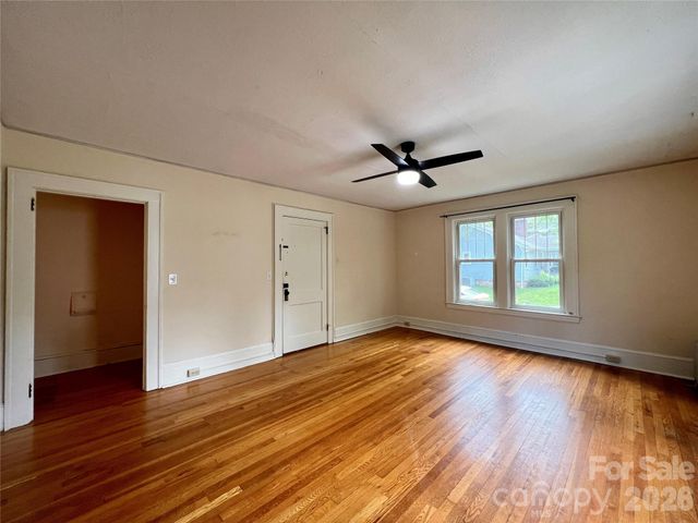 19 Saluda Street, Asheville, NC 28806