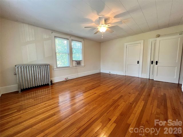 19 Saluda Street, Asheville, NC 28806