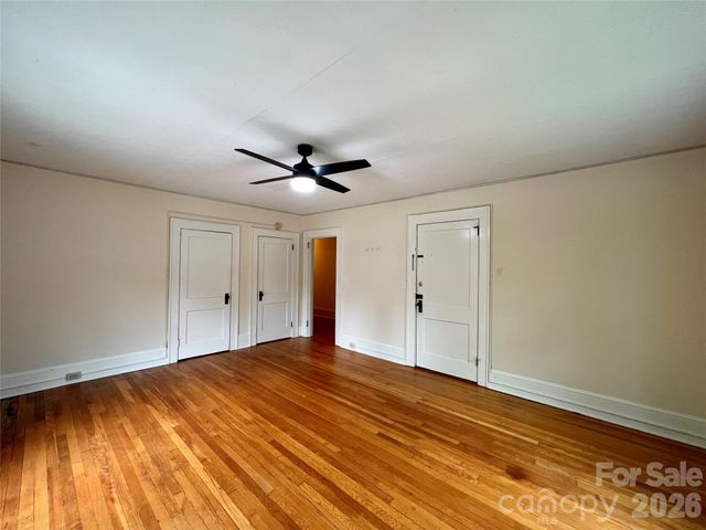19 Saluda Street, Asheville, NC 28806