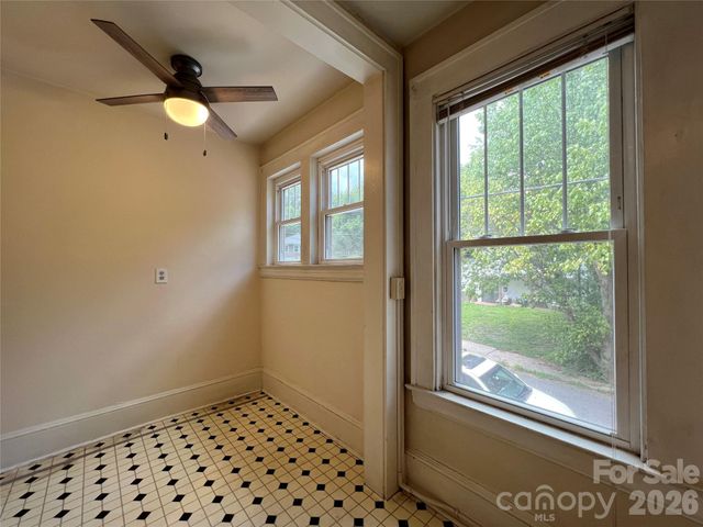 19 Saluda Street, Asheville, NC 28806
