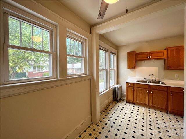 19 Saluda Street, Asheville, NC 28806