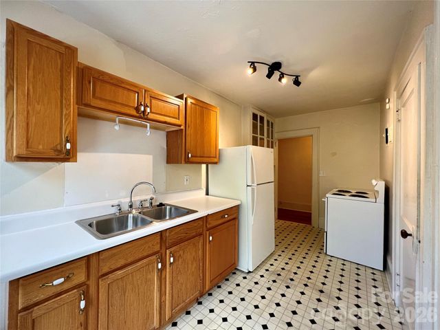 19 Saluda Street, Asheville, NC 28806