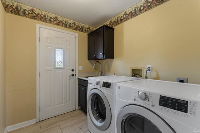52200 Covered Wagon Trail, Granger, IN 46530