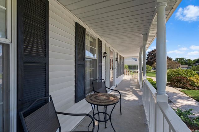 52200 Covered Wagon Trail, Granger, IN 46530