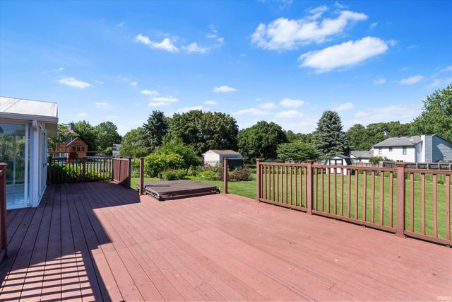 52200 Covered Wagon Trail, Granger, IN 46530