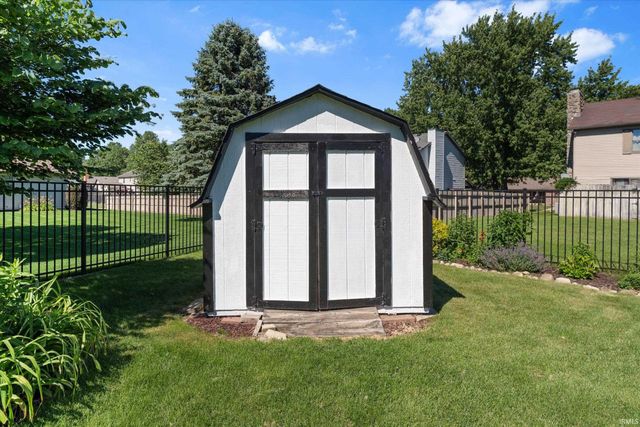 52200 Covered Wagon Trail, Granger, IN 46530