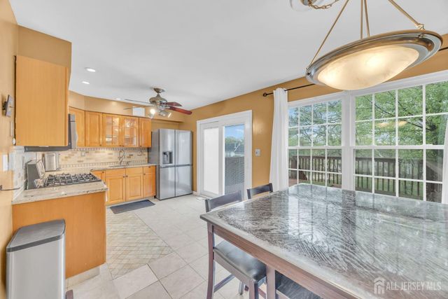 39 Delikat Lane, Sayreville, NJ 08872