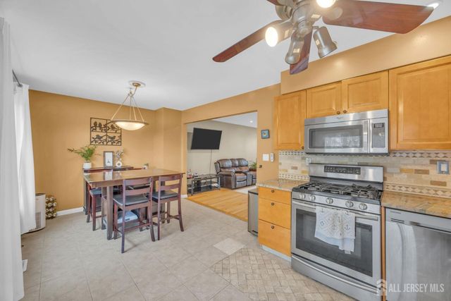 39 Delikat Lane, Sayreville, NJ 08872