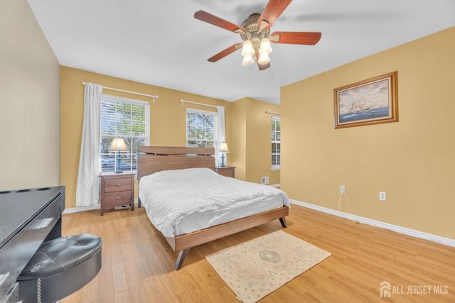 39 Delikat Lane, Sayreville, NJ 08872