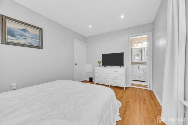 39 Delikat Lane, Sayreville, NJ 08872