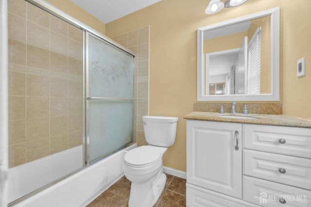 39 Delikat Lane, Sayreville, NJ 08872