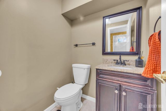 39 Delikat Lane, Sayreville, NJ 08872